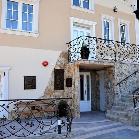 Willa Różana - Apartamenty i Pokoje Gościnne Sandomierz Zewnętrze zdjęcie